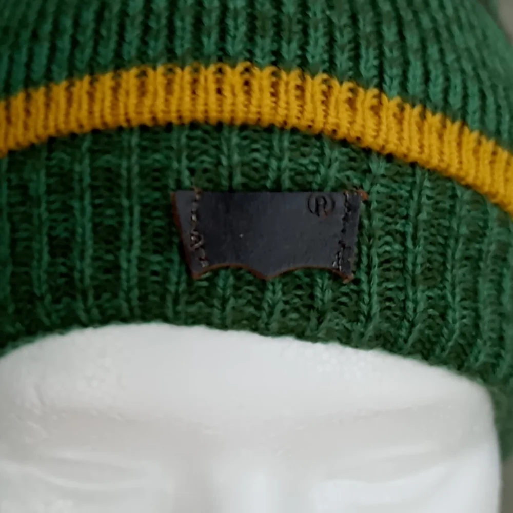 Levi's Reversible Beanie Hat Green NWT - Picture 5 of 10